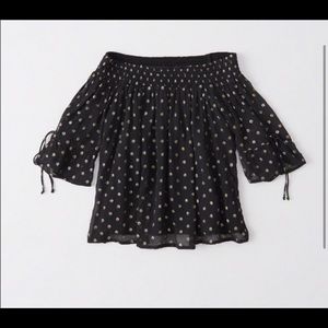 💖A&F black and gold poka dot off the shoulder top